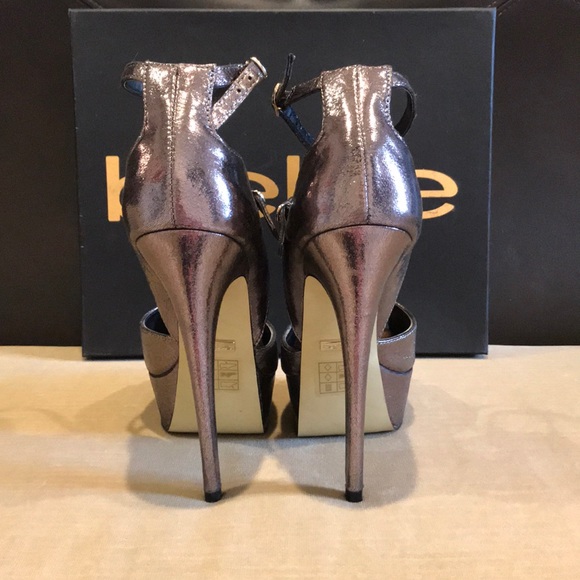 Heels - Picture 5 of 5